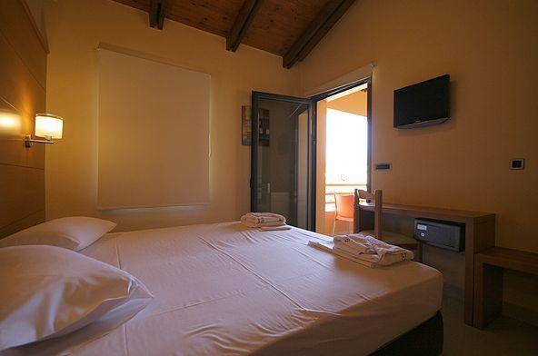 Golden Sand Suites Agioi Apostoli  Rum bild